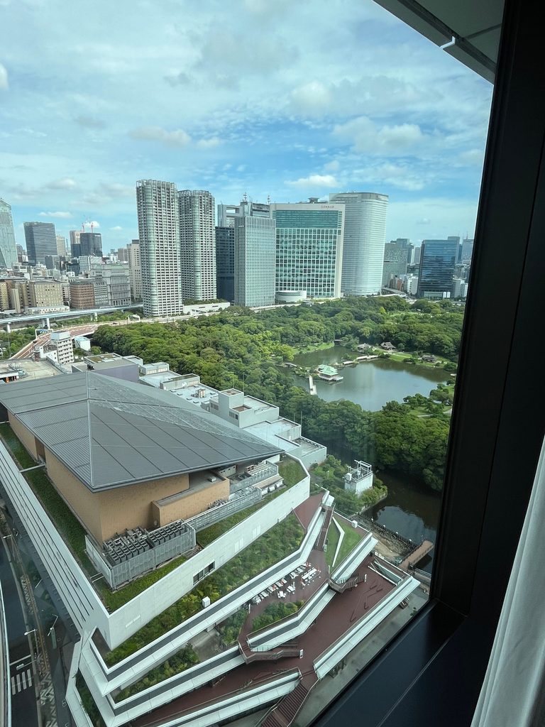 日中景色　浜離宮側