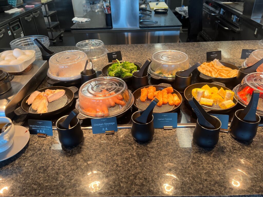 洋食　おかず（ソーセージ・ポテトフライ・ブロッコリーなど）